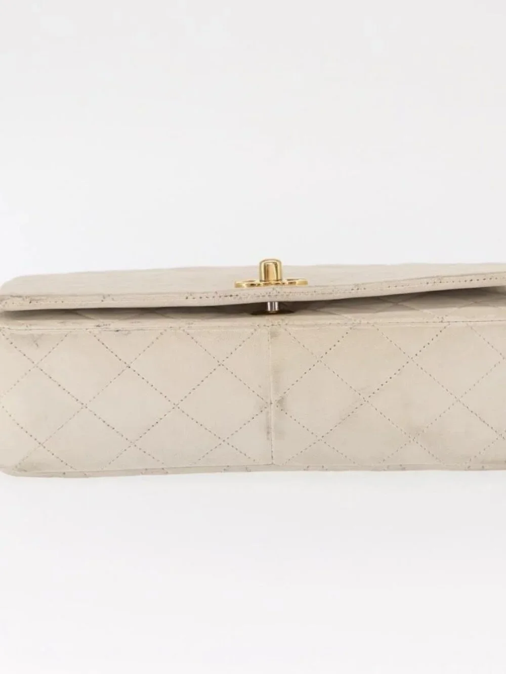 CHANEL Matelasse Turn Lock Chain Bag Lamb Skin White Gold CC Auth am10500